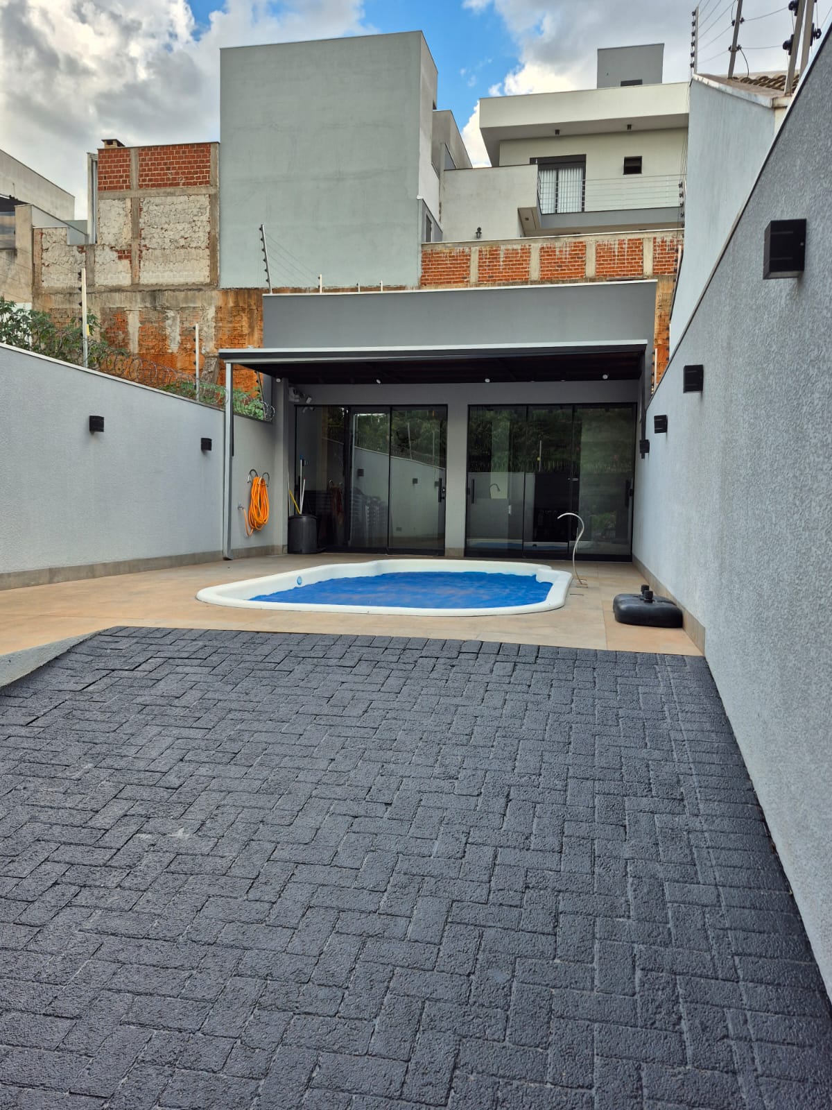 Chácara com 1 Quarto, 86 m² e 3 Vagas no Jardim Dias II - Maringá/PR