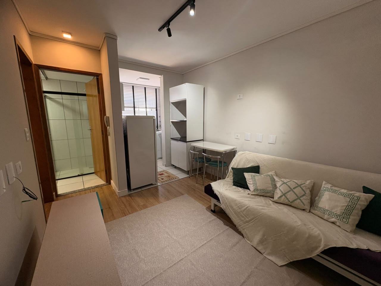 Apartamento Mobiliado para Locação Próximo à Unicesumar em Maringá/PR