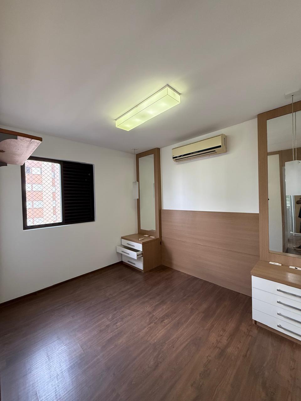 Cobertura Duplex Ed. Solar Saint Onoré com 4 Quartos e 220 m² para locação - Centro, Londrina/PR