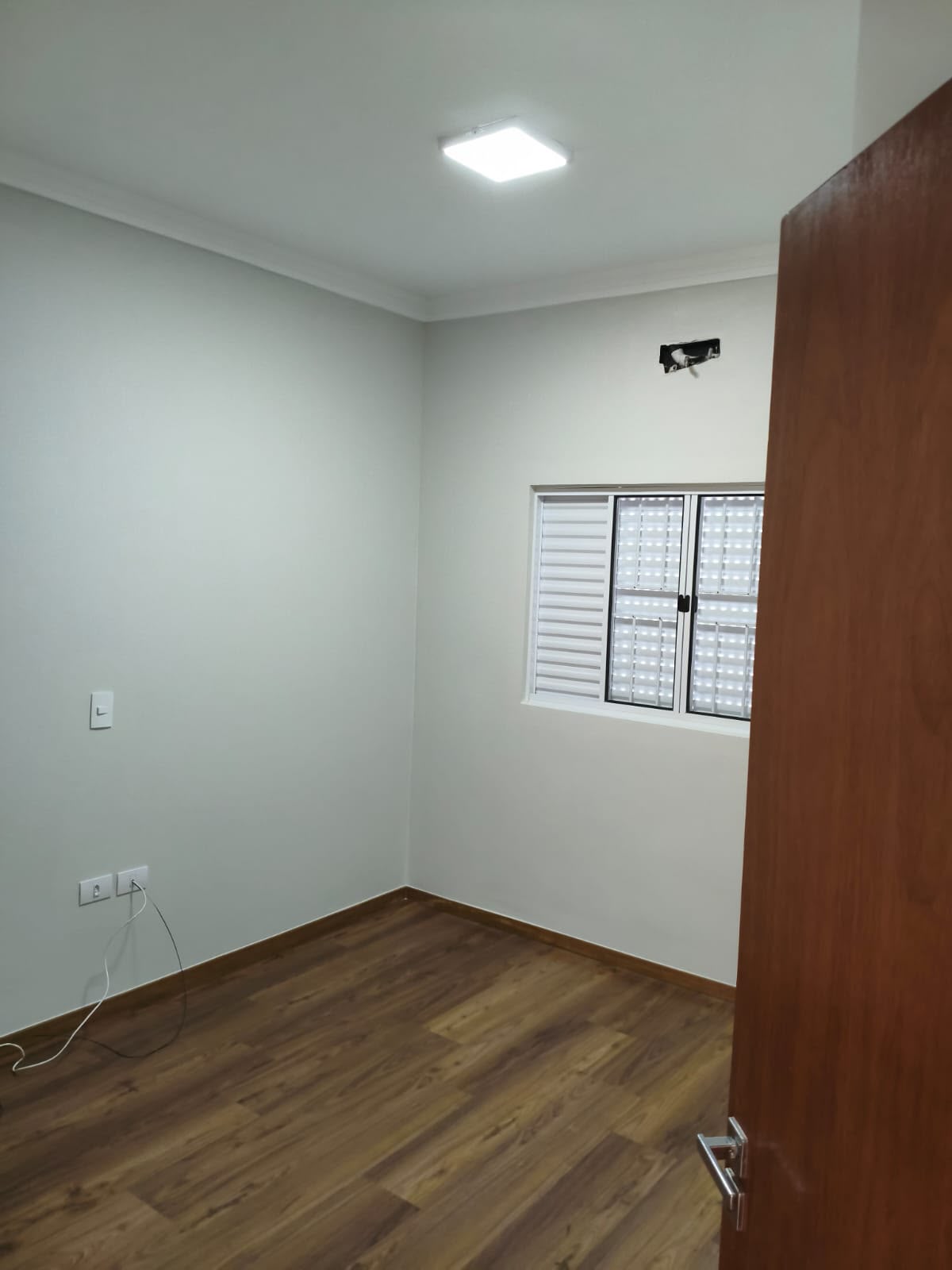 🏡 CASA PARA LOCAÇÃO | 1 SUÍTE + 2 QUARTOS, COZINHA MOBILIADA E JARDIM ✨