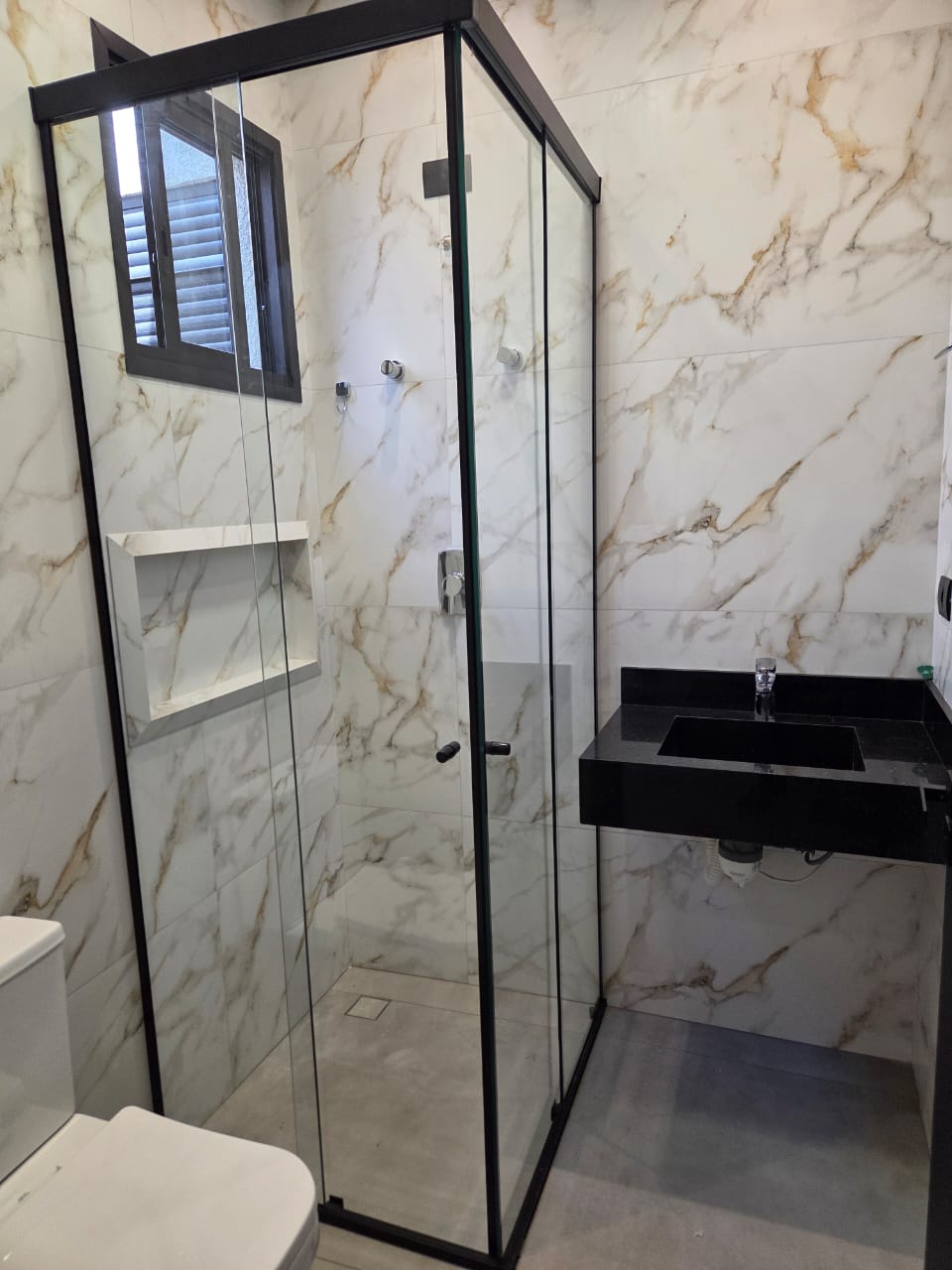 Excelente casa para locação/ venda  com 3 Suítes, 206 m² - Jardim Espanha, Maringá/PR