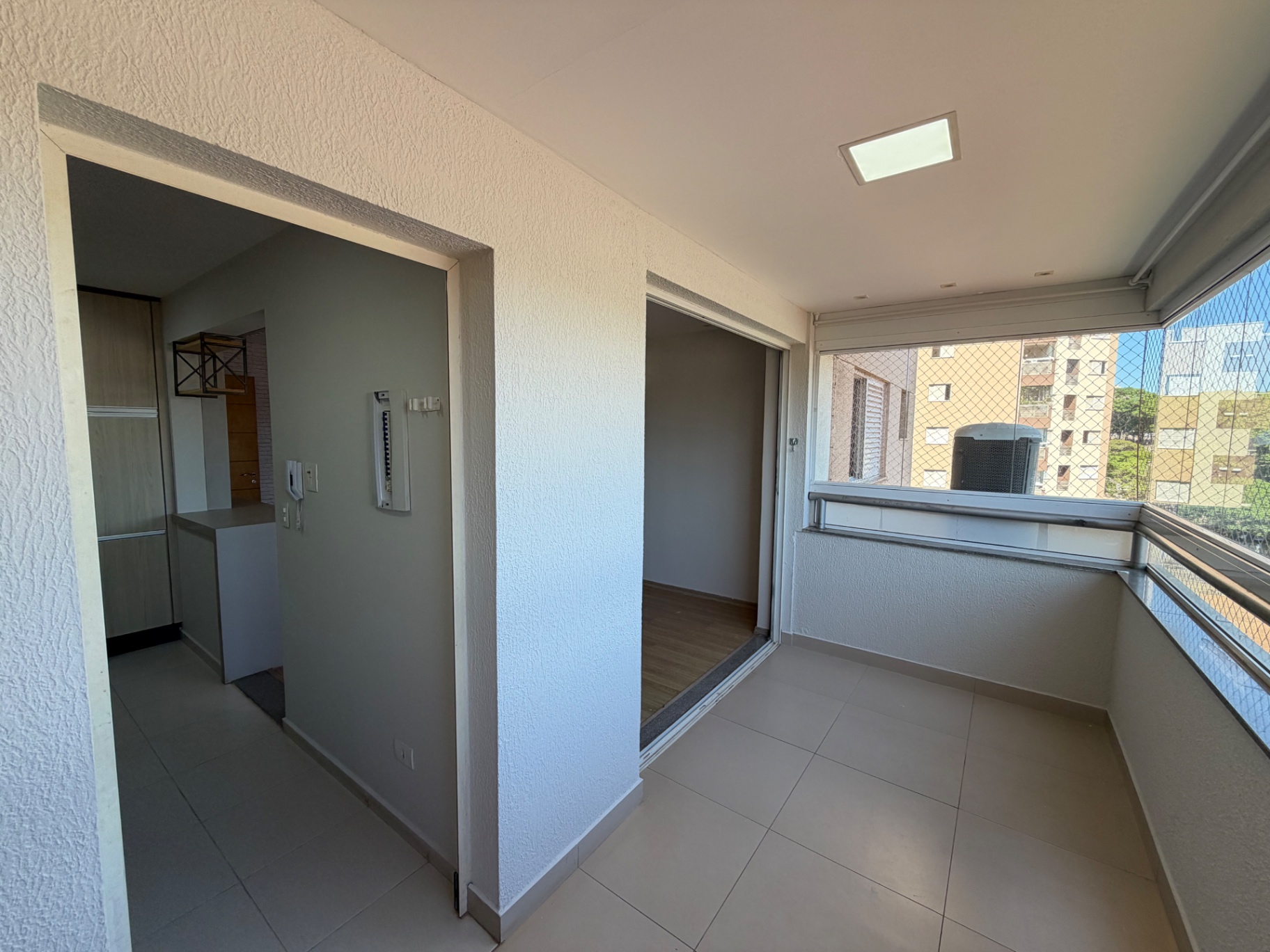 Apartamento com 3 Quartos e 80 m² na Zona 02 em Maringá/PR - 2 Vagas