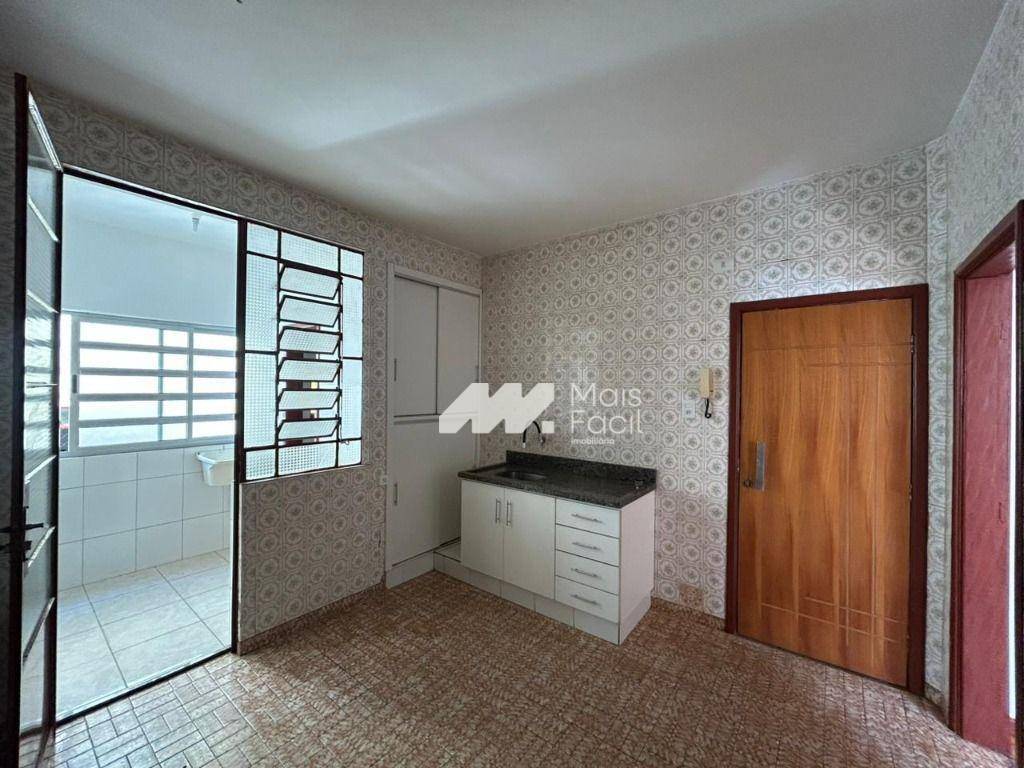 Apartamento com 3 dormitórios para alugar, 110 m² por R$ 2.700,00/mês - Zona 01 - Maringá/PR