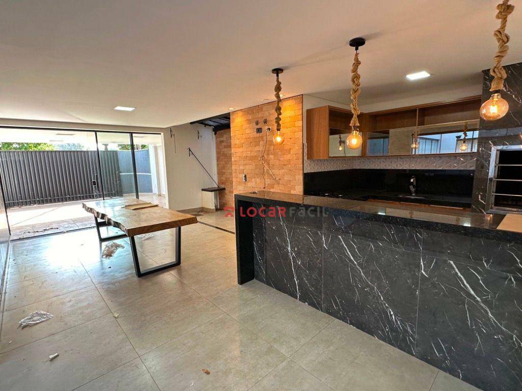 Sobrado com 4 dormitórios à venda, 250 m² por R$ 1.200.000,00 - Jardim Tóquio - Maringá/PR