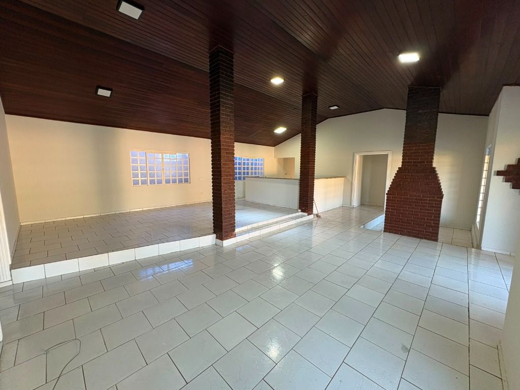 Casa com 3 dormitórios para alugar, 200 m² por R$ 5.500,00/mês - Jardim Nova Independência - Sarandi/PR