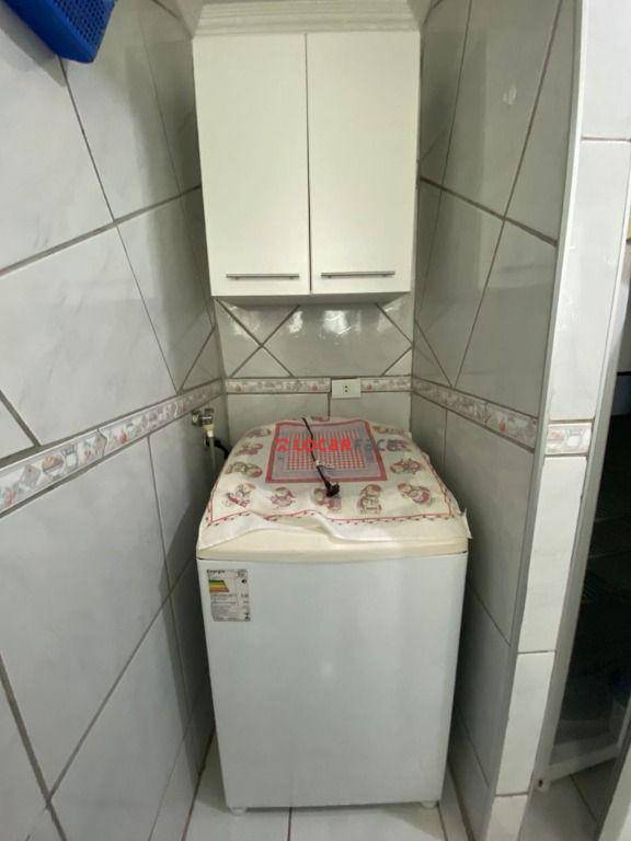 Apartamento com 3 dormitórios para alugar, 55 m² por R$ 2.460,00/mês - Vila Bosque - Maringá/PR
