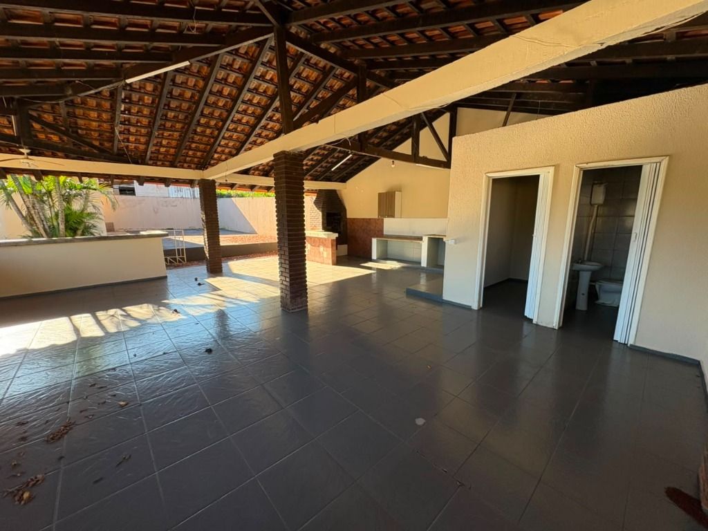 Casa com 3 dormitórios para alugar, 200 m² por R$ 5.500,00/mês - Jardim Nova Independência - Sarandi/PR