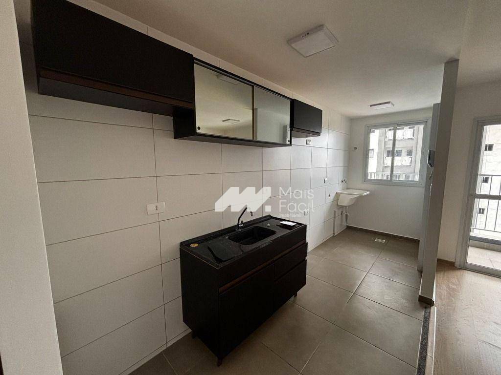 Apartamento com 2 dormitórios para alugar, 50 m² por R$ 2.300,00/mês - Jardim Aclimação - Maringá/PR