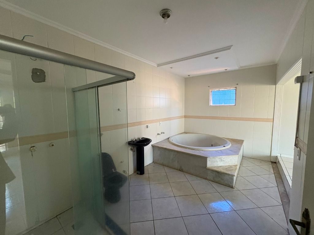 Casa com 3 dormitórios para alugar, 200 m² por R$ 5.500,00/mês - Jardim Nova Independência - Sarandi/PR