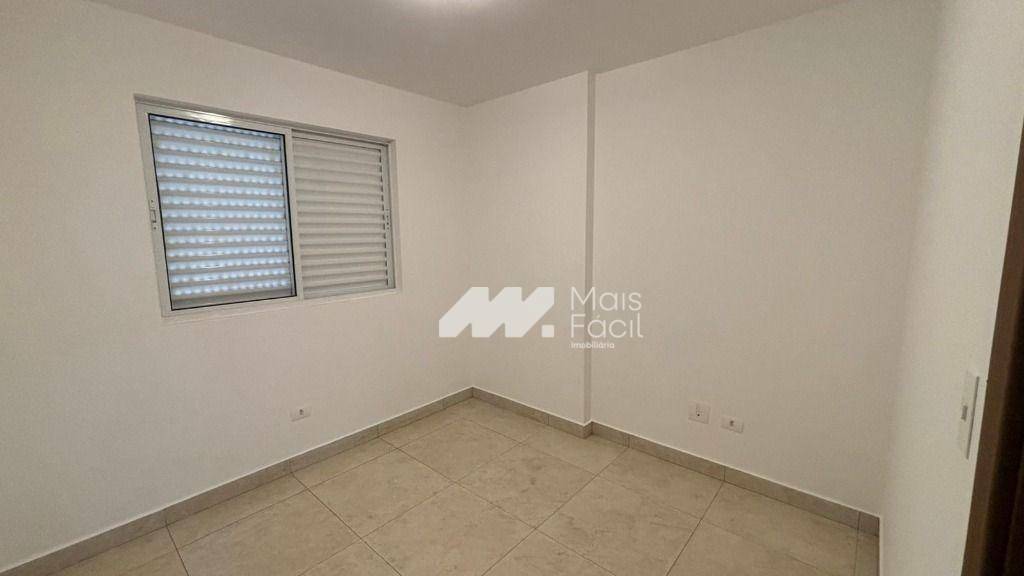 Apartamento com 2 dormitórios para alugar, 55 m² por R$ 2.450,00/mês - Zona 07 - Maringá/PR