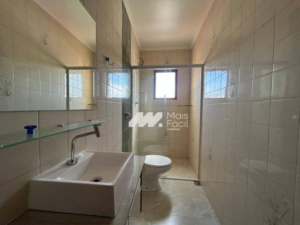 Apartamento com 3 dormitórios para alugar, 110 m² por R$ 2.800,00/mês - Zona 01 - Maringá/PR