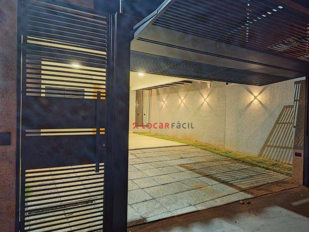 Casa com 3 dormitórios à venda, 141 m² por R$ 850.000,00 - Bom Jardim - Maringá/PR