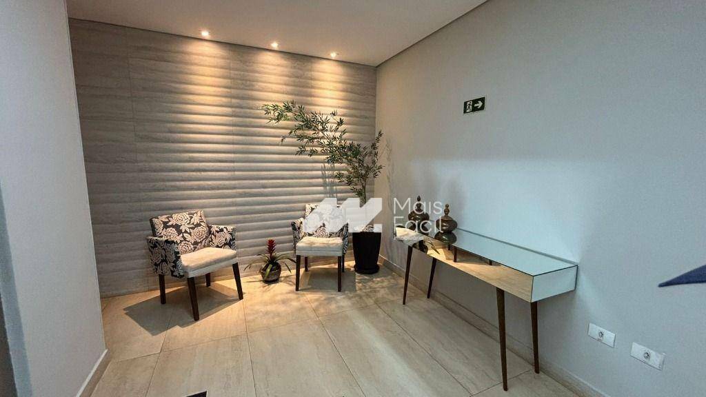 Apartamento com 2 dormitórios para alugar, 55 m² por R$ 2.450,00/mês - Zona 07 - Maringá/PR