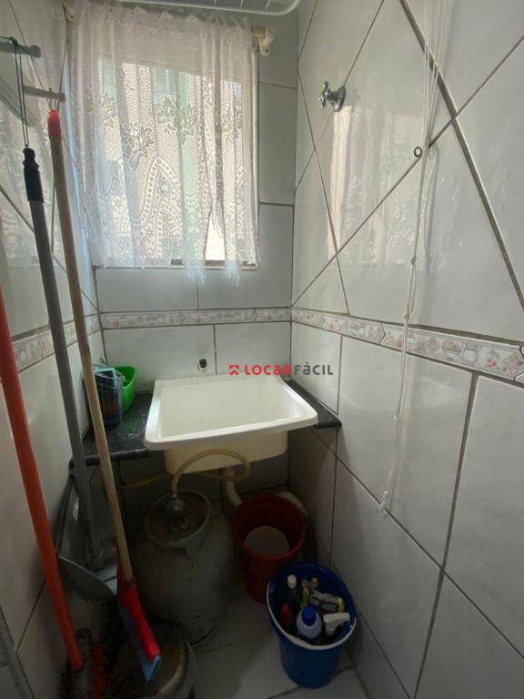 Apartamento com 3 dormitórios para alugar, 55 m² por R$ 2.460,00/mês - Vila Bosque - Maringá/PR