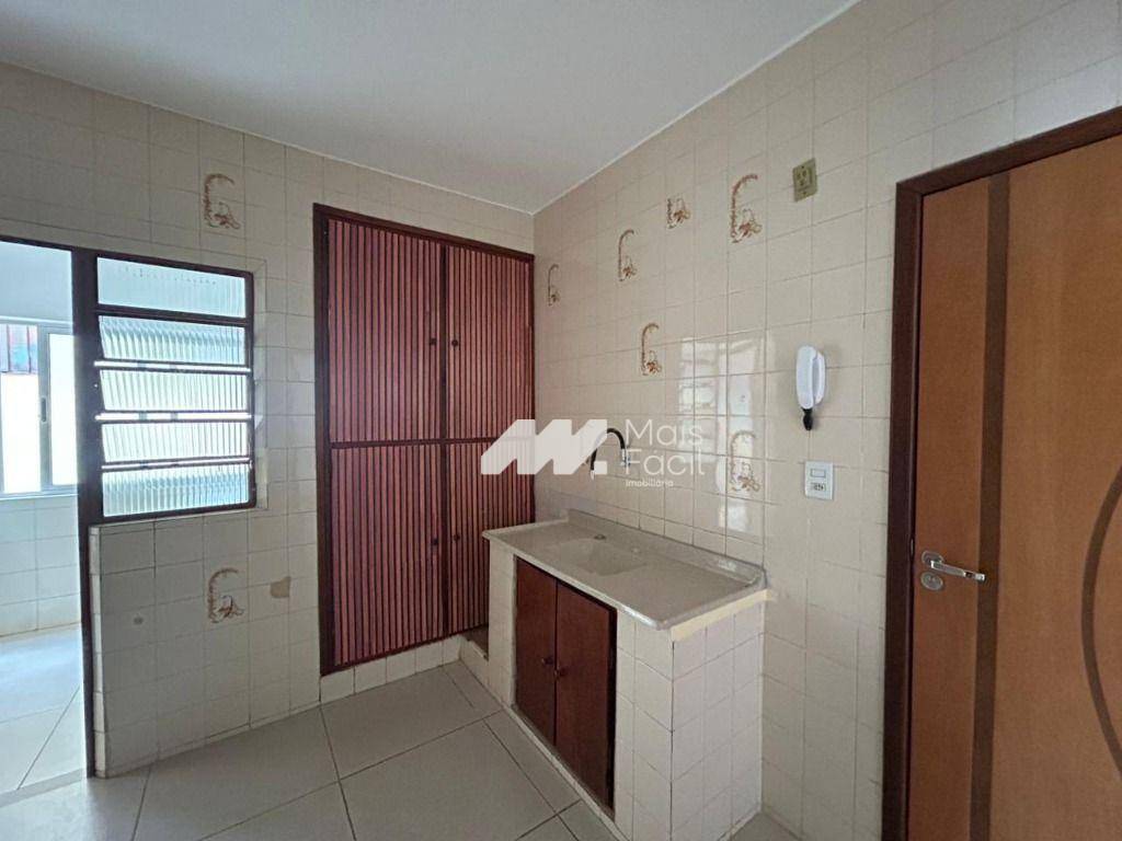 Apartamento com 3 dormitórios para alugar, 110 m² por R$ 2.800,00/mês - Zona 01 - Maringá/PR