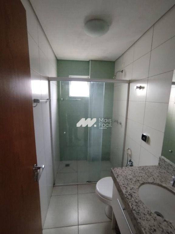 Apartamento com 1 dormitório para alugar, 70 m² por R$ 2.670,00/mês - Zona 01 - Maringá/PR