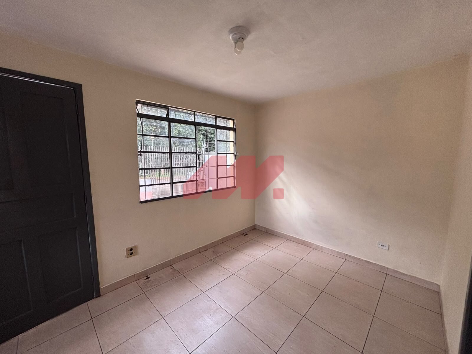 Casa de 70m² com 2 Quartos e 2 Vagas - Conjunto Habitacional Karina, Maringá/PR