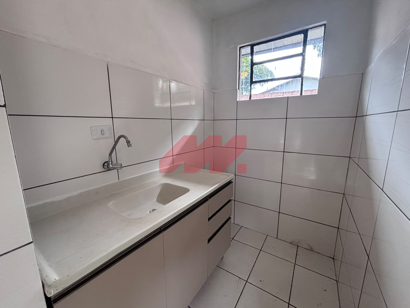 Casa de 70m² com 2 Quartos e 2 Vagas - Conjunto Habitacional Karina, Maringá/PR
