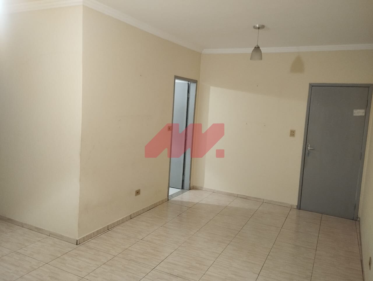 Aluga-se sobreloja  2 Quartos + 1 Suíte