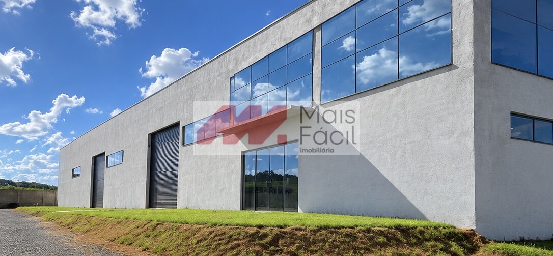 Galpão Industrial com Amplo Pátio, Doca e Acesso para Cargas