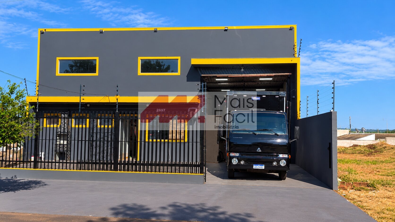 **Galpão Comercial de 420 m² na Av. São Judas Tadeu – Amplo Espaço com Sistema de Exaustão | Maringá/PR**