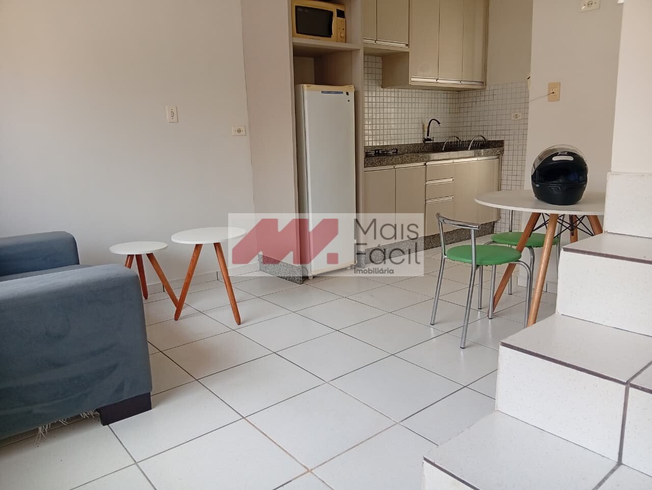Kitnet com 1 Quarto e 30 m² na Zona 08 - Maringá/PR
