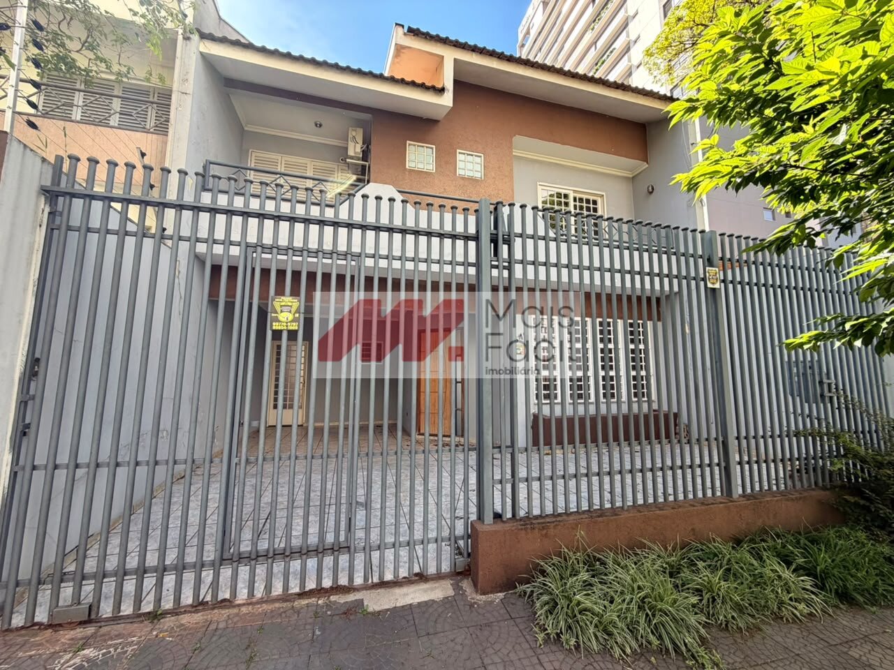 Sobrado com 3 Quartos, 120 m² na Zona 03 - Maringá/PR
