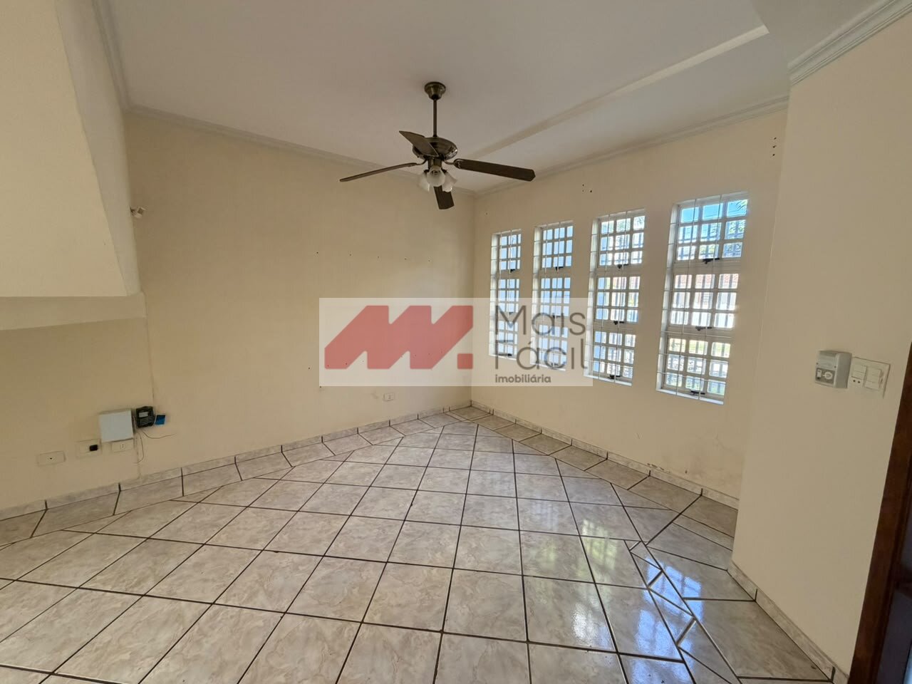 Sobrado com 3 Quartos, 120 m² na Zona 03 - Maringá/PR