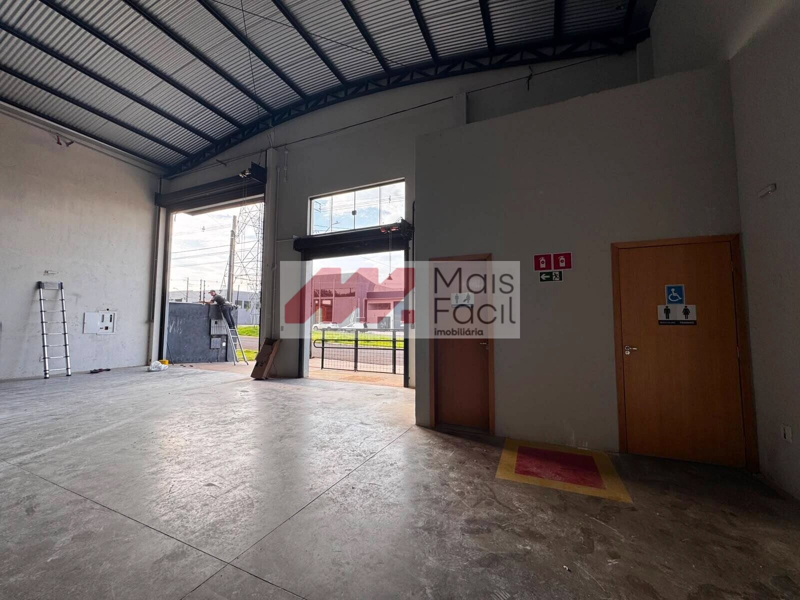 Seu negócio pode operar por duas ruas: salão de 342 m² no Bom Jardim por R$ 7.500/mês