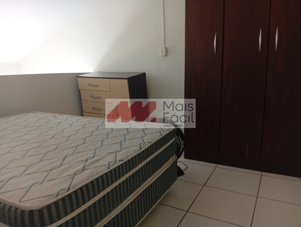 Kitnet com 1 Quarto e 30 m² na Zona 08 - Maringá/PR