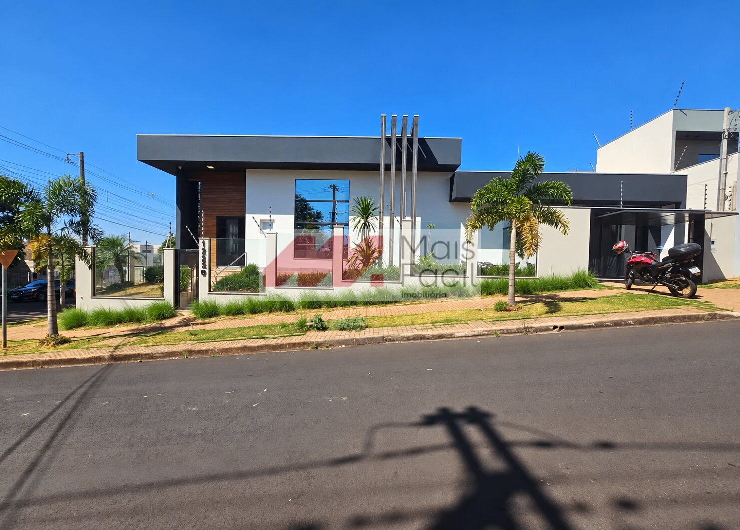 Casa com 3 Quartos, 276 m² à Venda no Jardim São Conrado - Maringá/PR