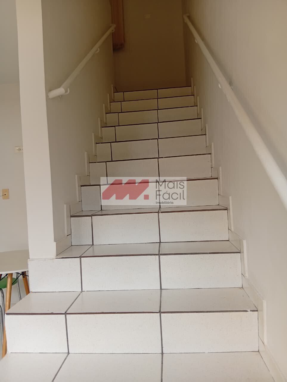 Kitnet com 1 Quarto e 30 m² na Zona 08 - Maringá/PR
