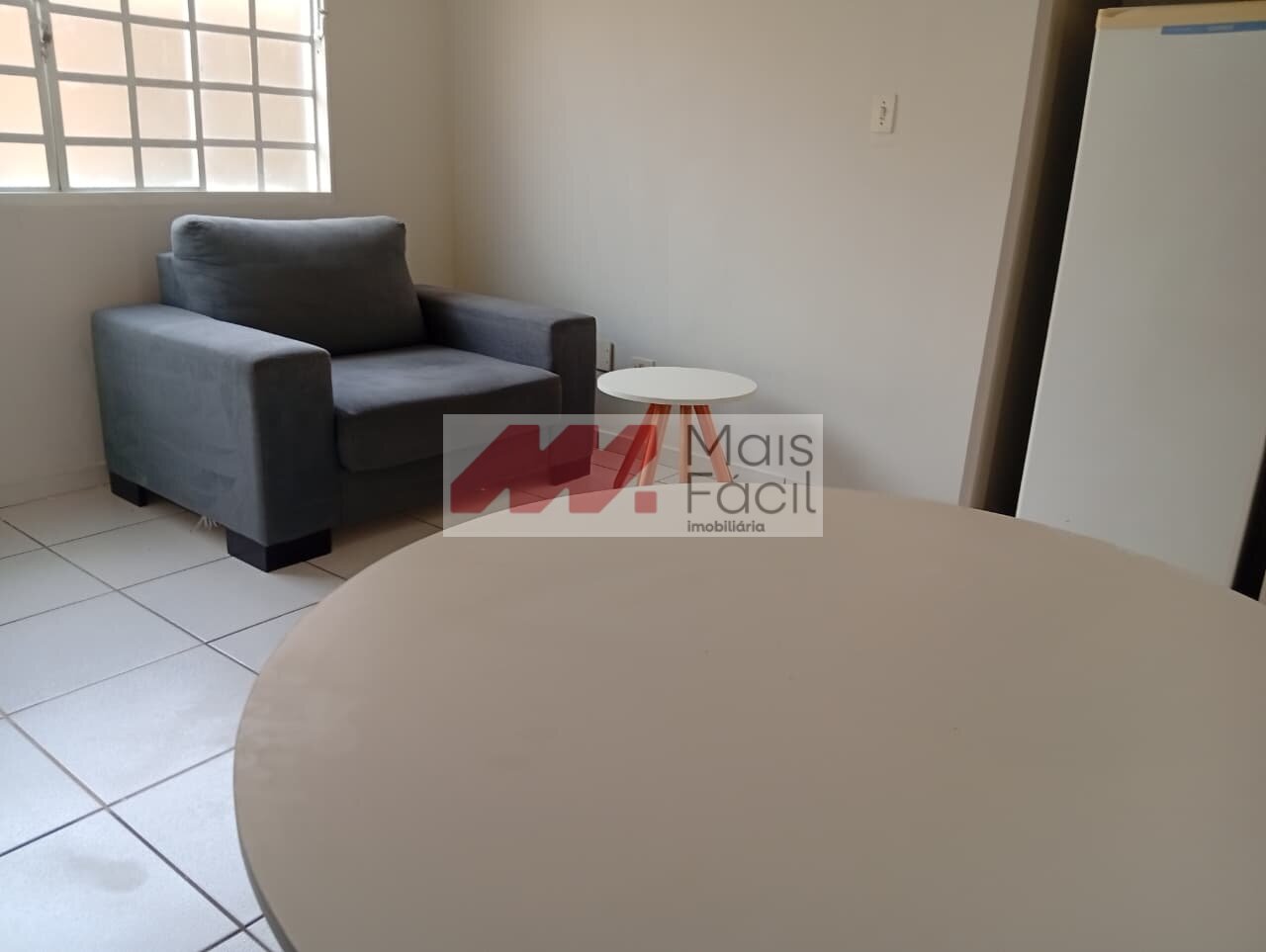 Kitnet com 1 Quarto e 30 m² na Zona 08 - Maringá/PR