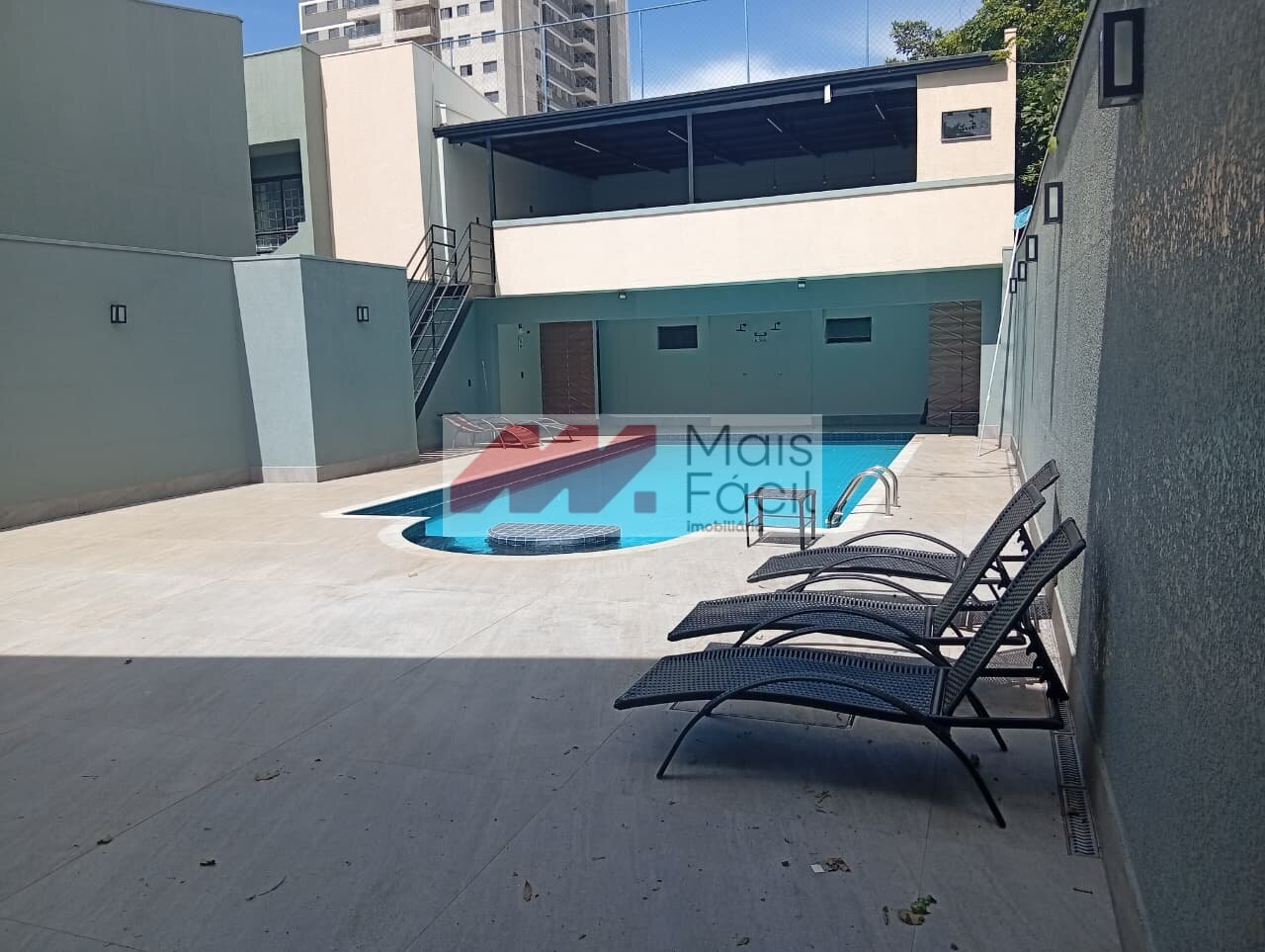 Kitnet com 1 Quarto e 30 m² na Zona 08 - Maringá/PR